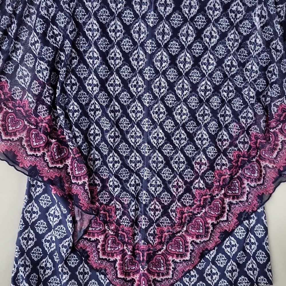 Women's Blue and Pink Patterned Top - Picture 6 of 9